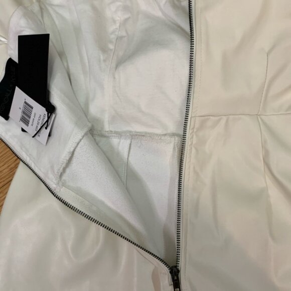 Kendall nd ylie ront ie trapless hite egan eather umpsuit - Picture 5 of 11